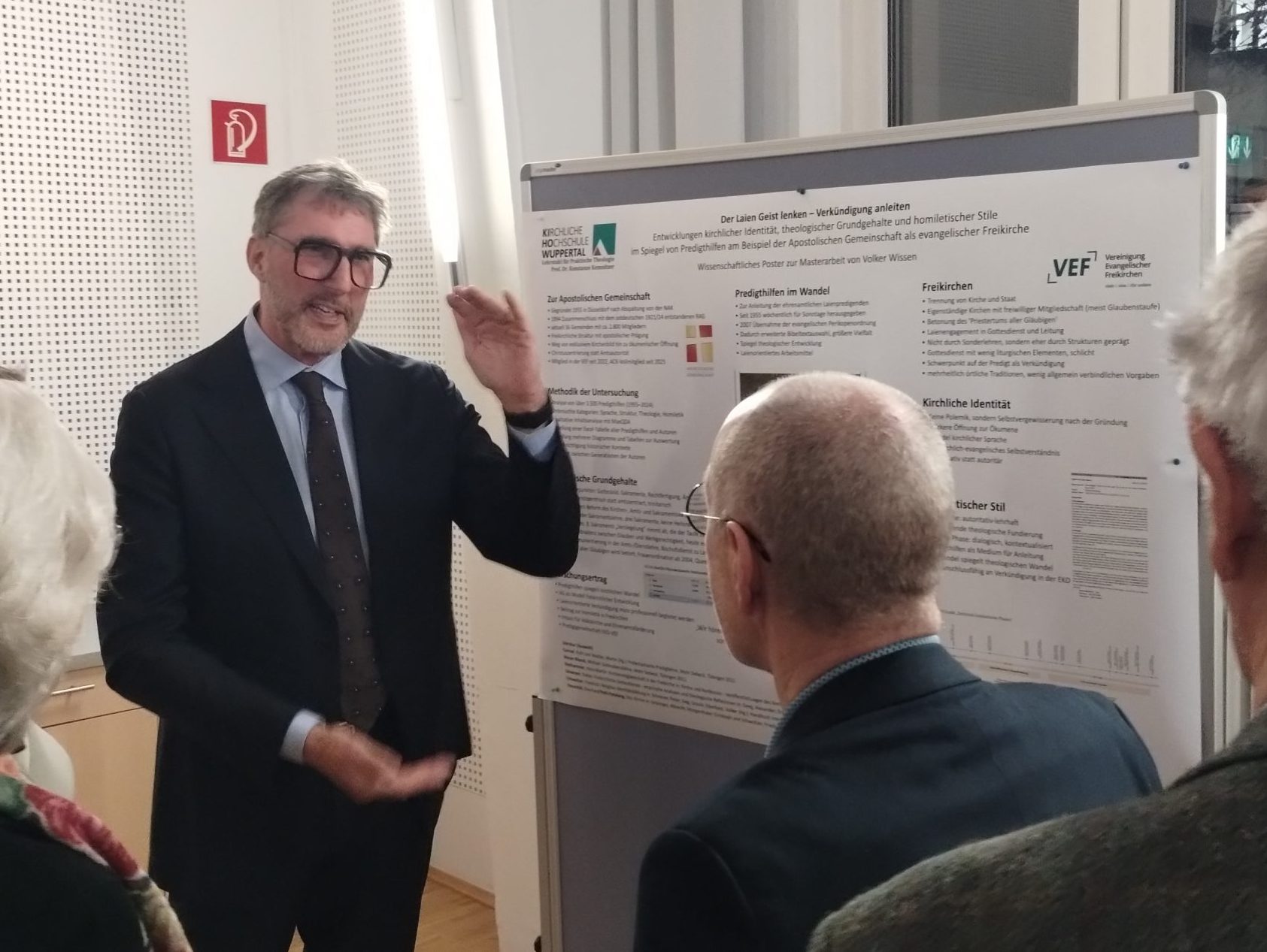 Bild zum Beitrag Kirchliche Hochschule präsentiert Masterarbeiten von fünf Theolog*innen